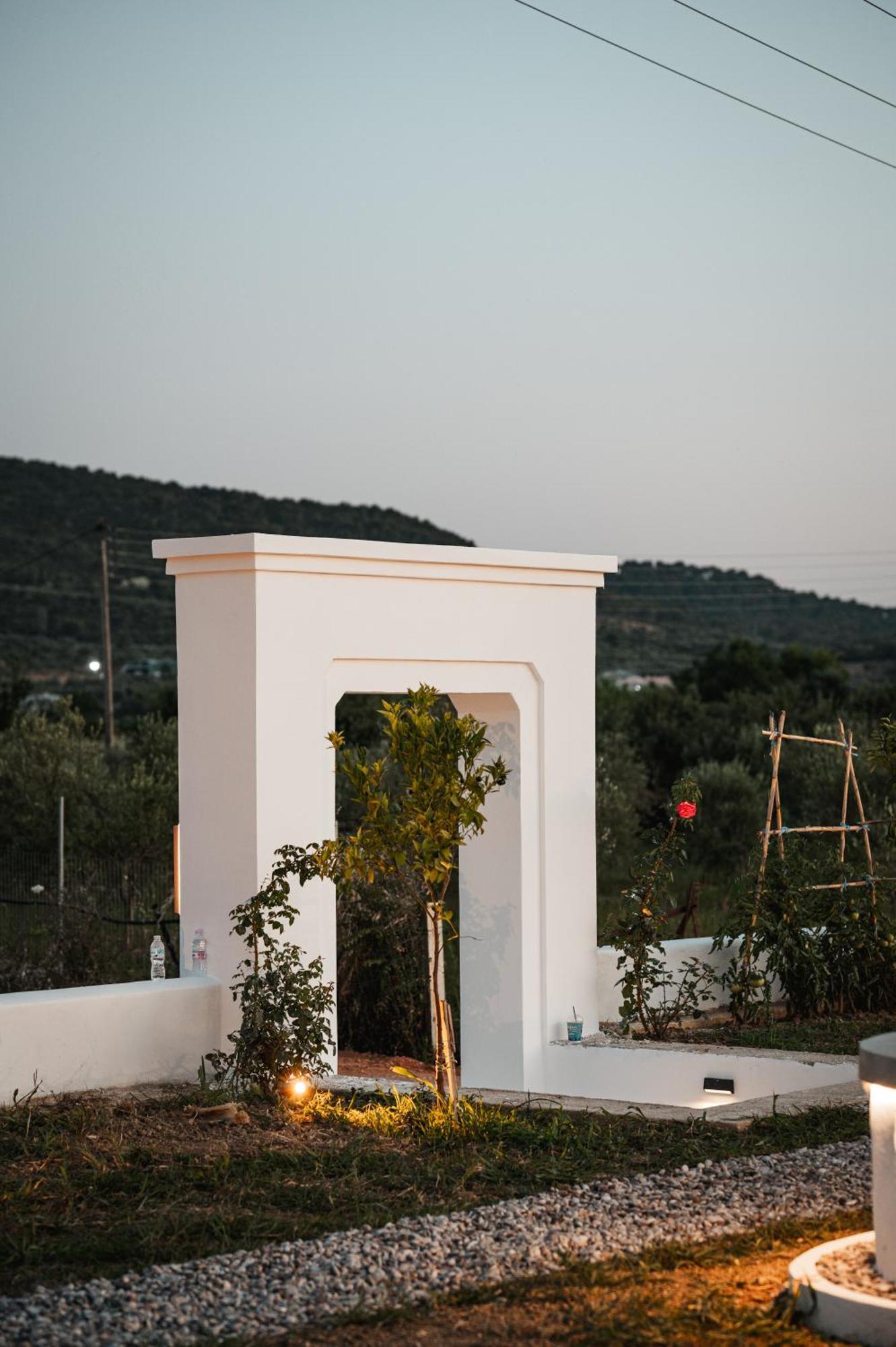 Trinity Design Suites Valanidorachi Exterior foto