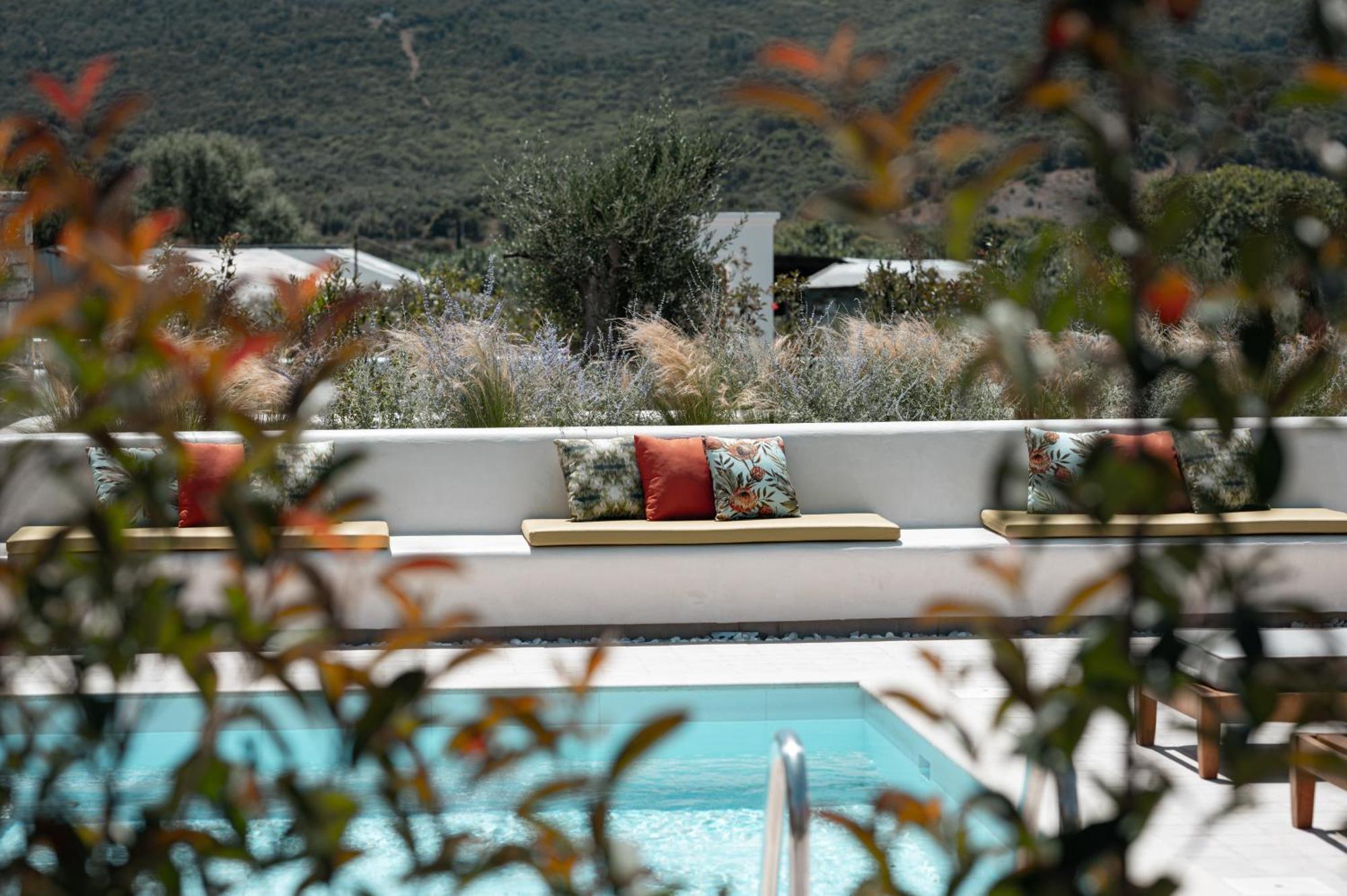 Trinity Design Suites Valanidorachi Exterior foto