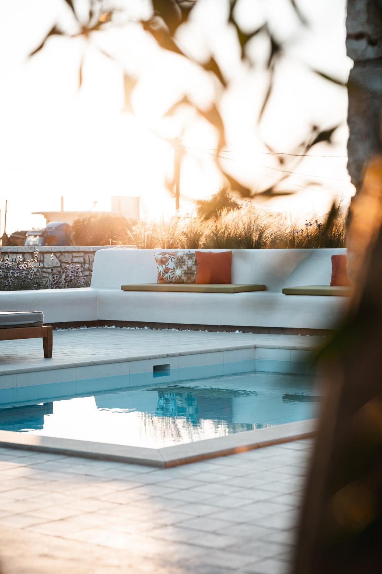 Trinity Design Suites Valanidorachi Exterior foto