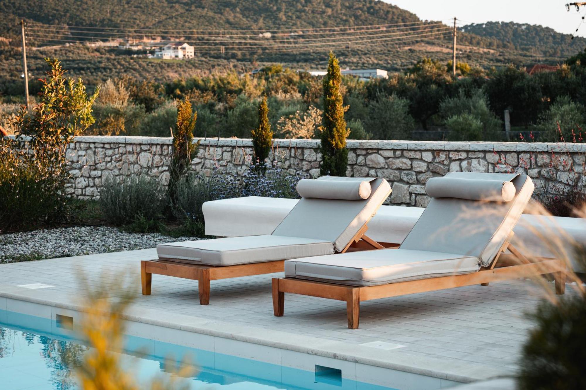 Trinity Design Suites Valanidorachi Exterior foto